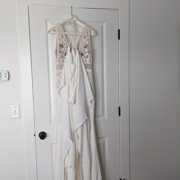 Pronovias Wedding Dress - Picture 3 of 13